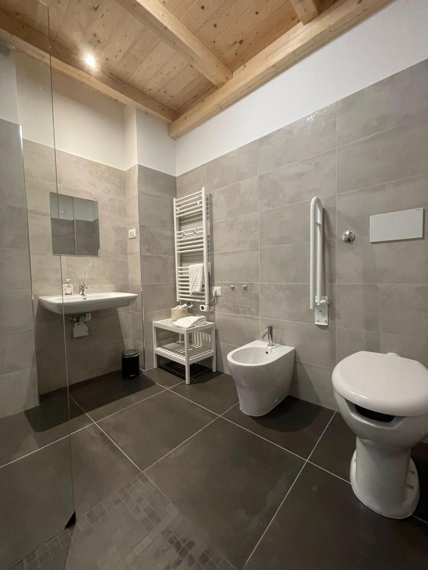 Aloe Comfort Rooms 페스카라 외부 사진